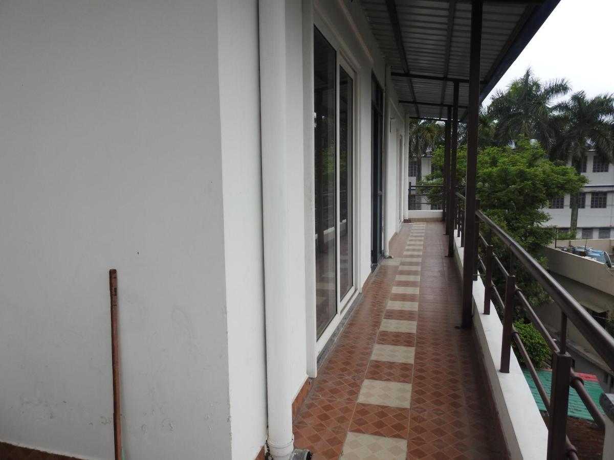 อากาศ เรซิเดนซี Hotel เดห์ราดุน ภายนอก รูปภาพ
